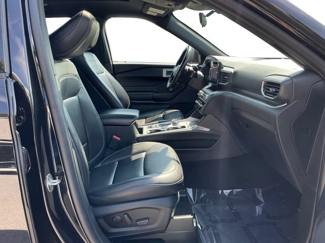 Certified 2020 Ford Explorer XLT w/ Equipment Group 202A AWD/4WD image 17
