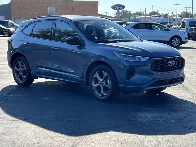 Certified 2024 Ford Escape ST-Line w/ Tech Pack #1 AWD/4WD image 7