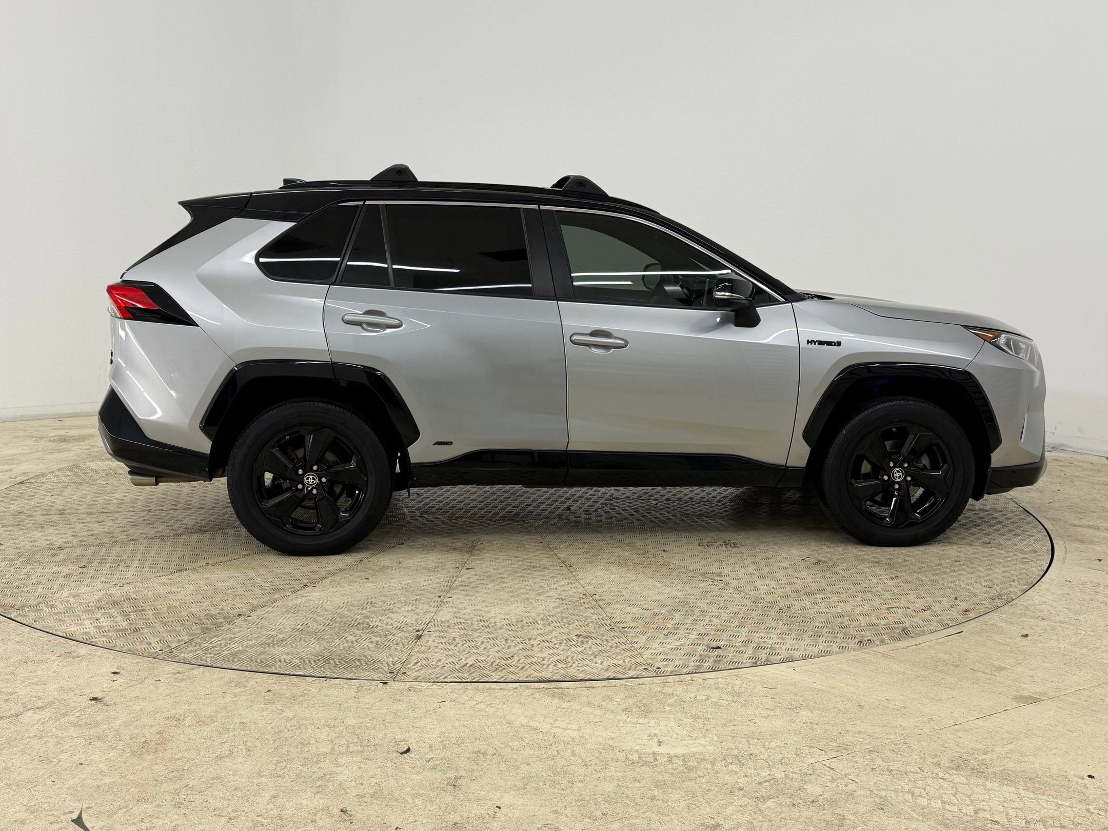Used 2019 Toyota RAV4 XSE w/ Carpet Mat Package image 8