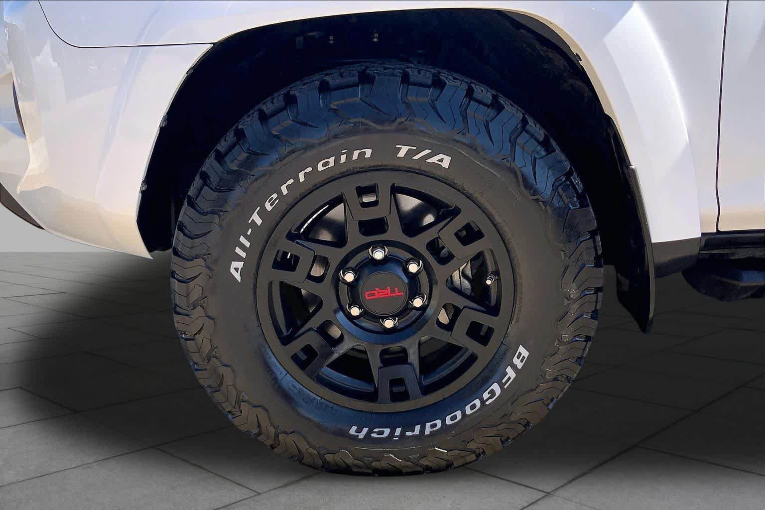 Used 2021 Toyota 4Runner Venture AWD/4WD image 11