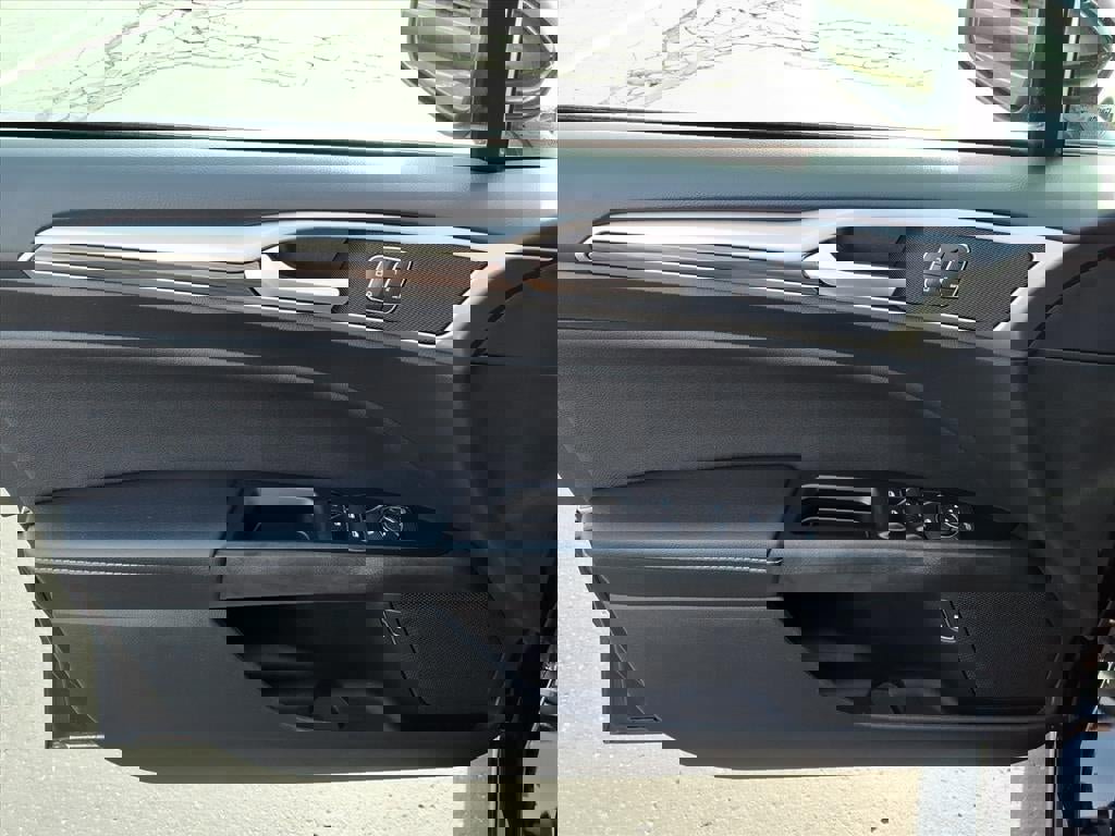 Certified 2019 Ford Fusion SEL image 12