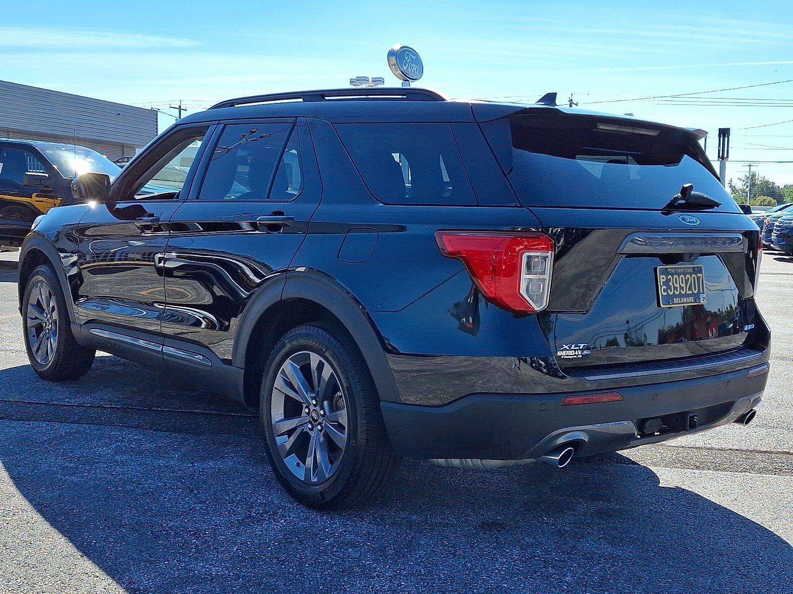 Certified 2023 Ford Explorer XLT w/ Equipment Group 202A AWD/4WD image 4