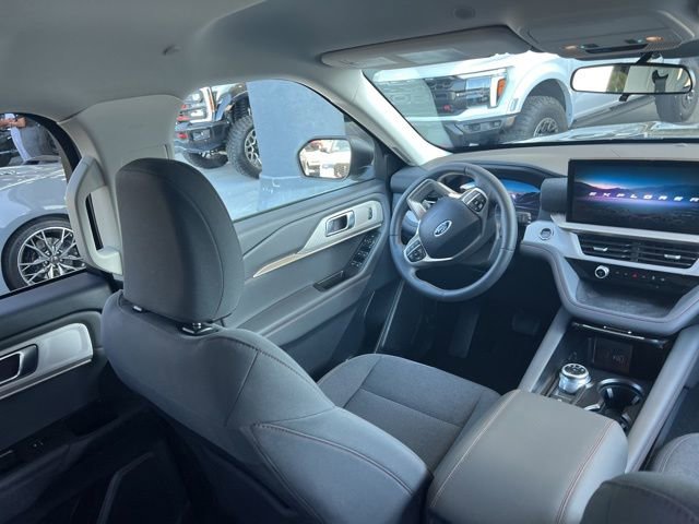 Certified 2025 Ford Explorer Active RWD image 8
