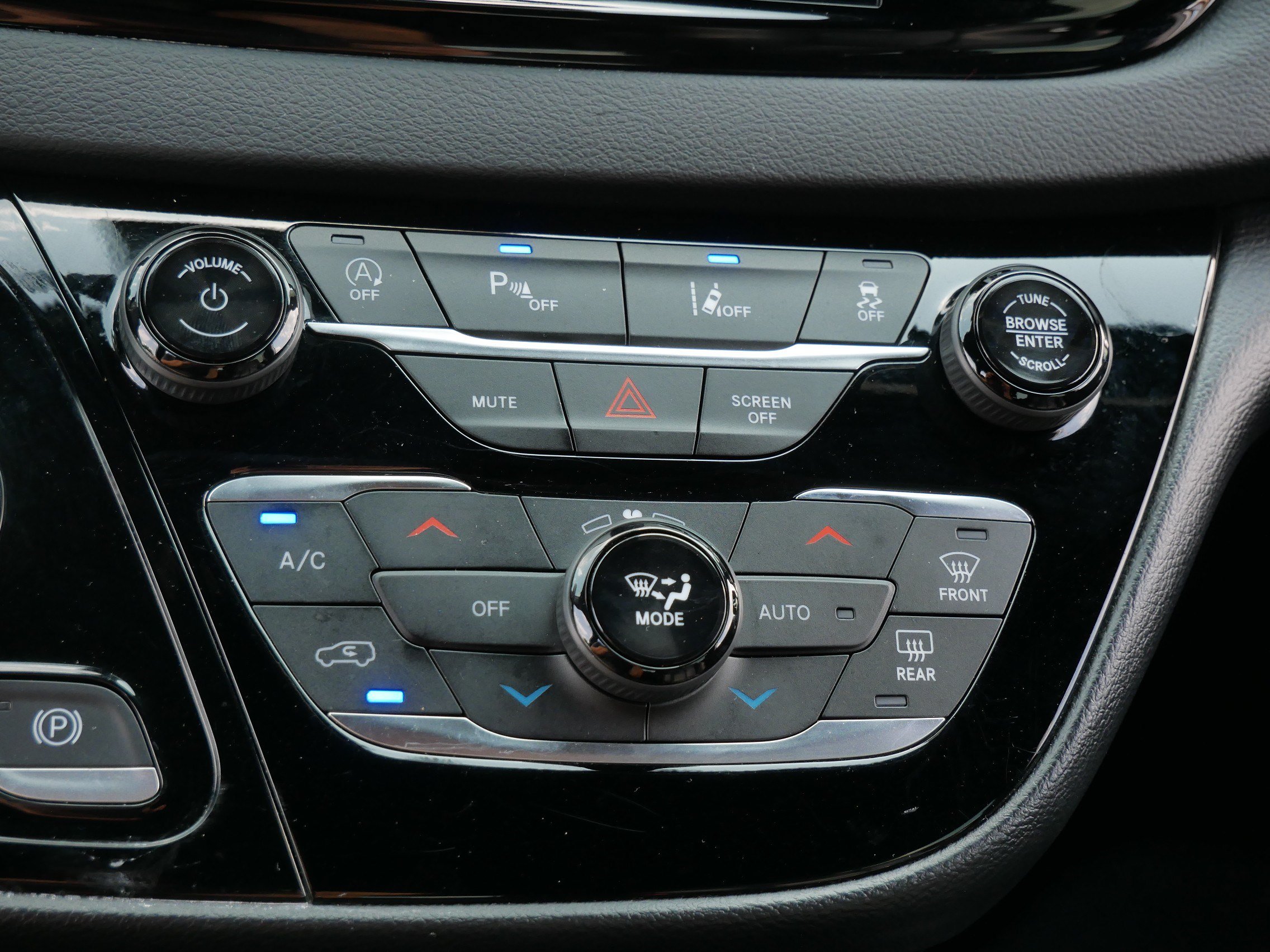 Used 2025 Chrysler Pacifica Select FWD image 23