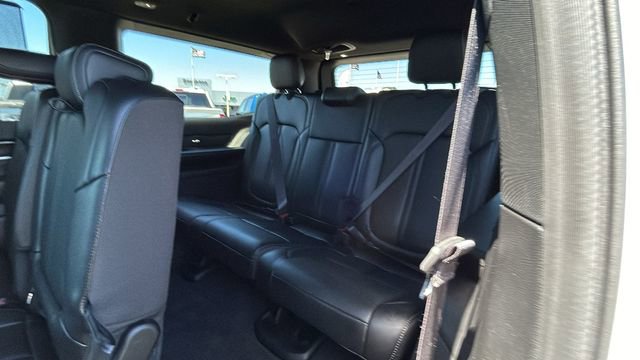 Used 2024 Jeep Wagoneer 4WD w/ Convenience Group I image 17