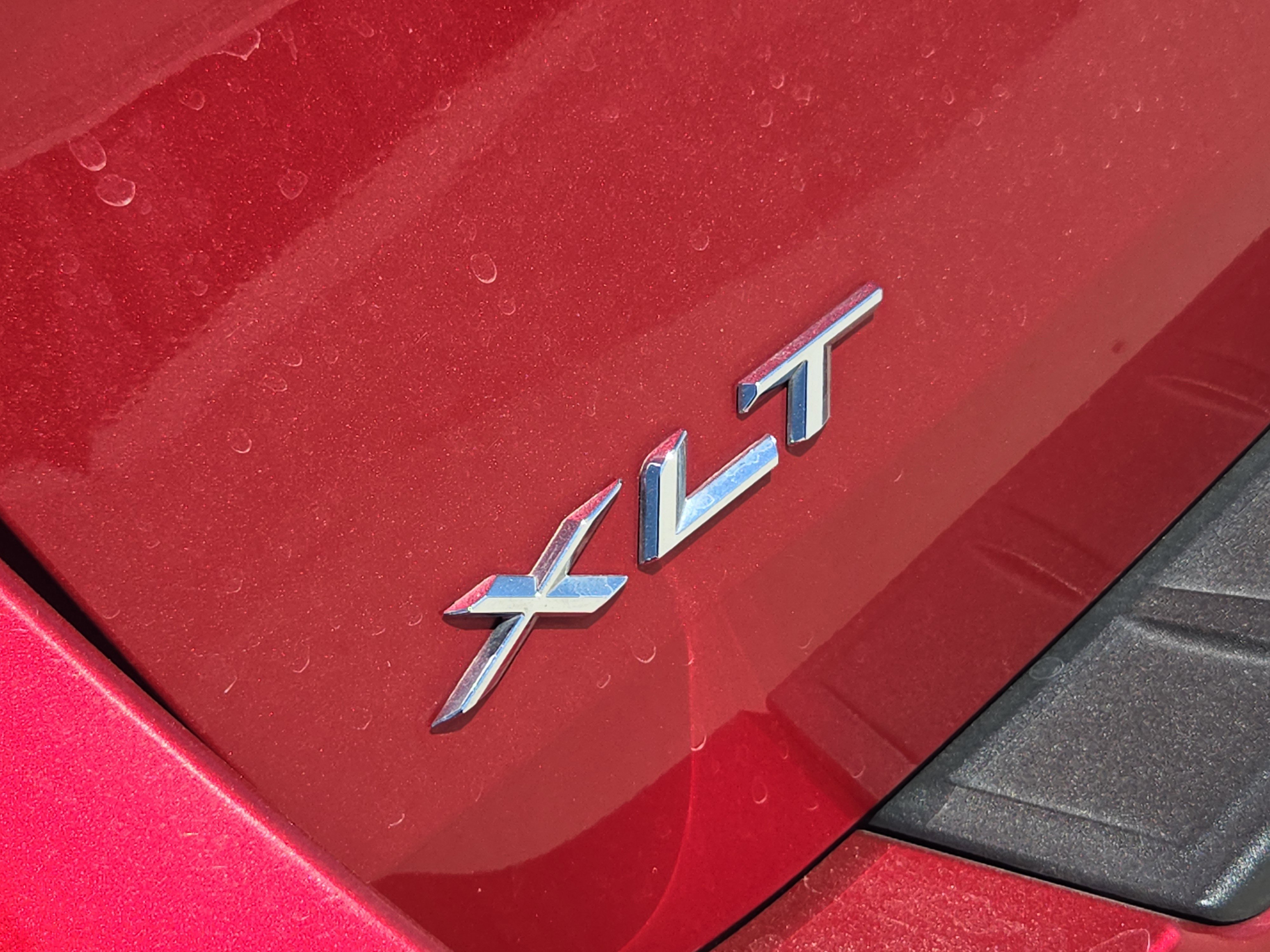 Certified 2022 Ford Explorer XLT w/ Equipment Group 202A image 11