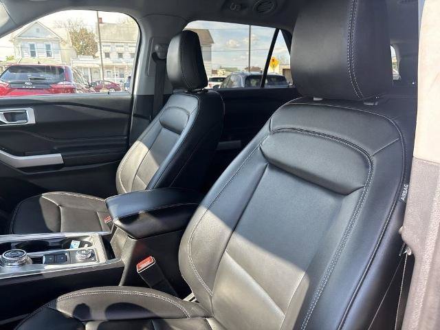 Certified 2022 Ford Explorer XLT w/ Equipment Group 202A AWD/4WD image 14