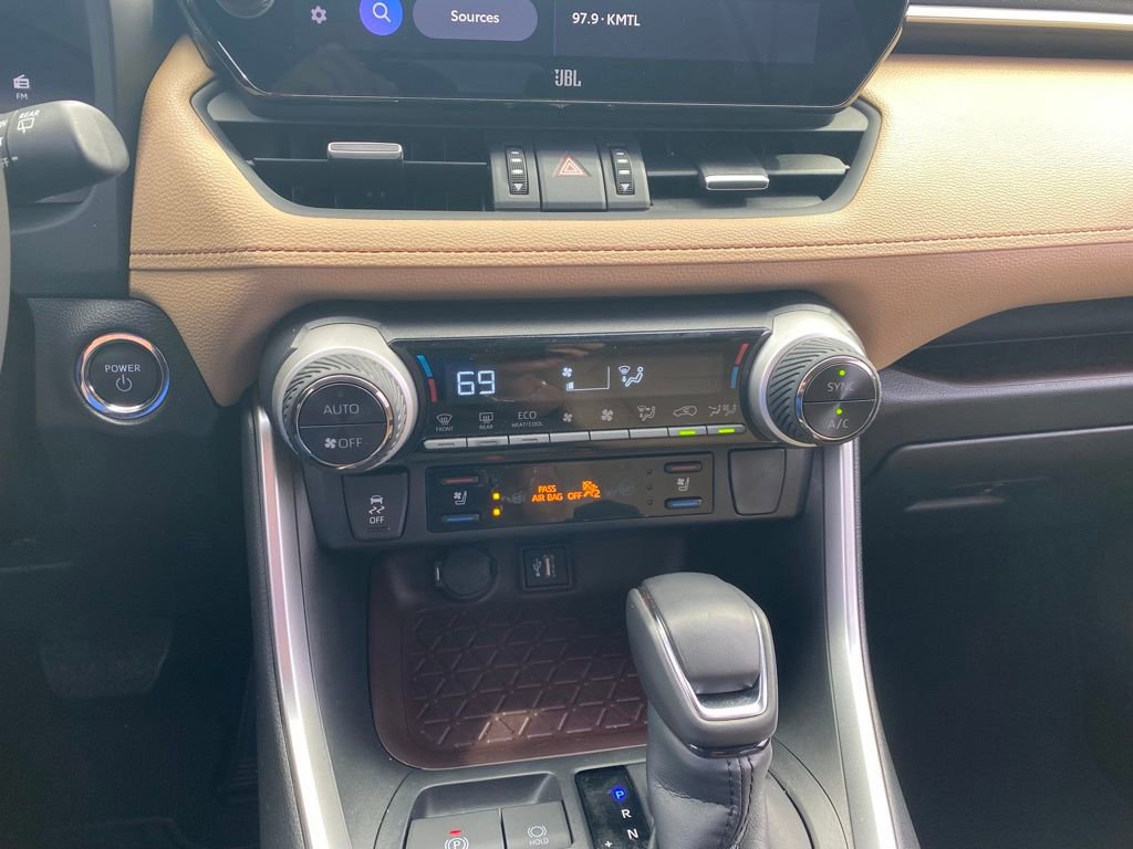 Used 2024 Toyota RAV4 Limited image 17