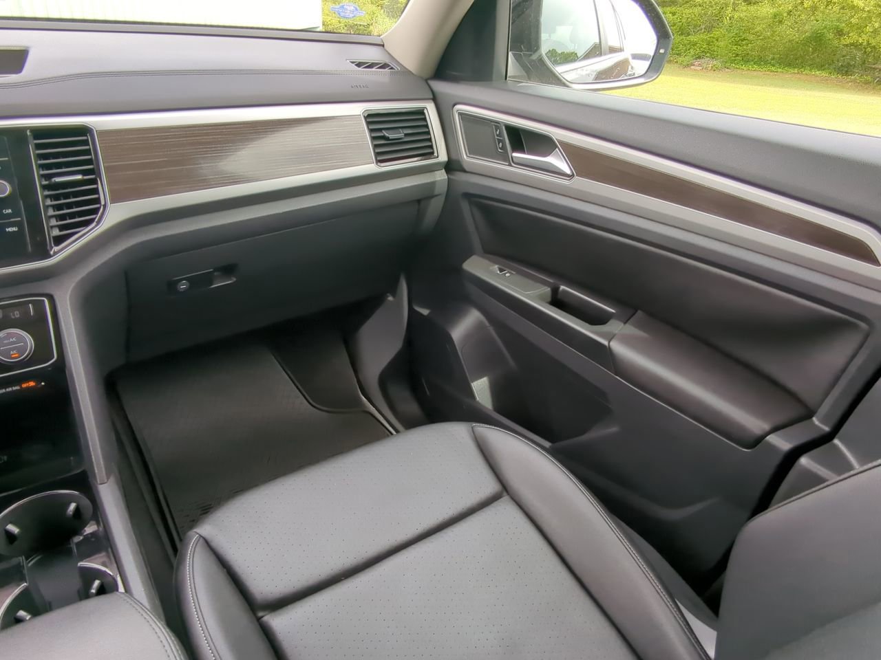Used 2019 Volkswagen Atlas SEL FWD image 15