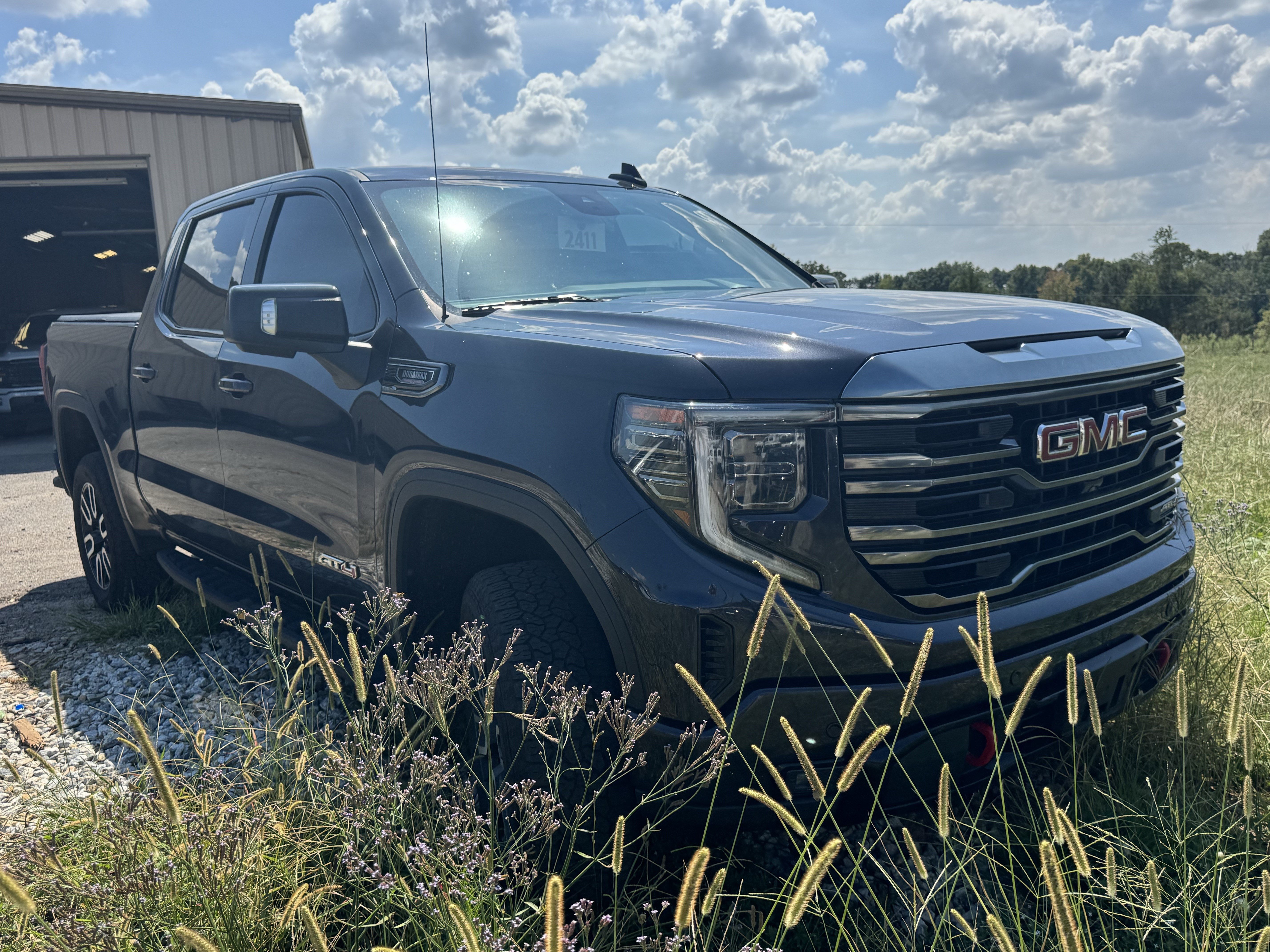 Used 2023 GMC Sierra 1500 AT4 w/ AT4 Premium Package AWD/4WD image 2