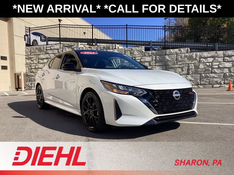 Used 2025 Nissan Sentra SR FWD image 1