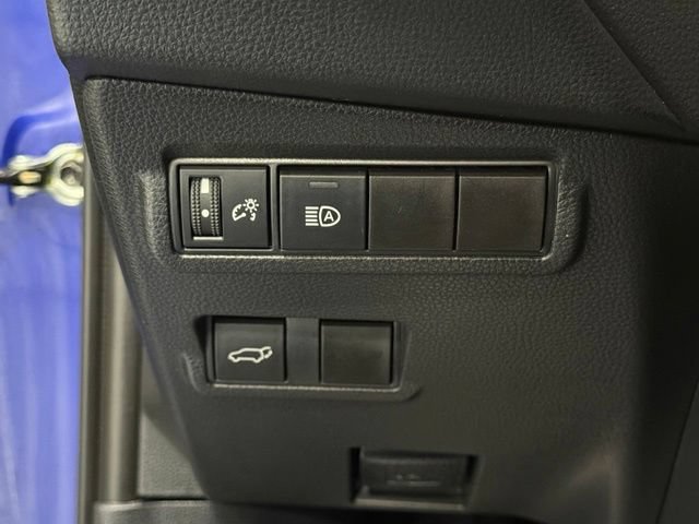 Used 2023 Toyota Corolla Cross XLE w/ Convenience Package AWD/4WD image 15