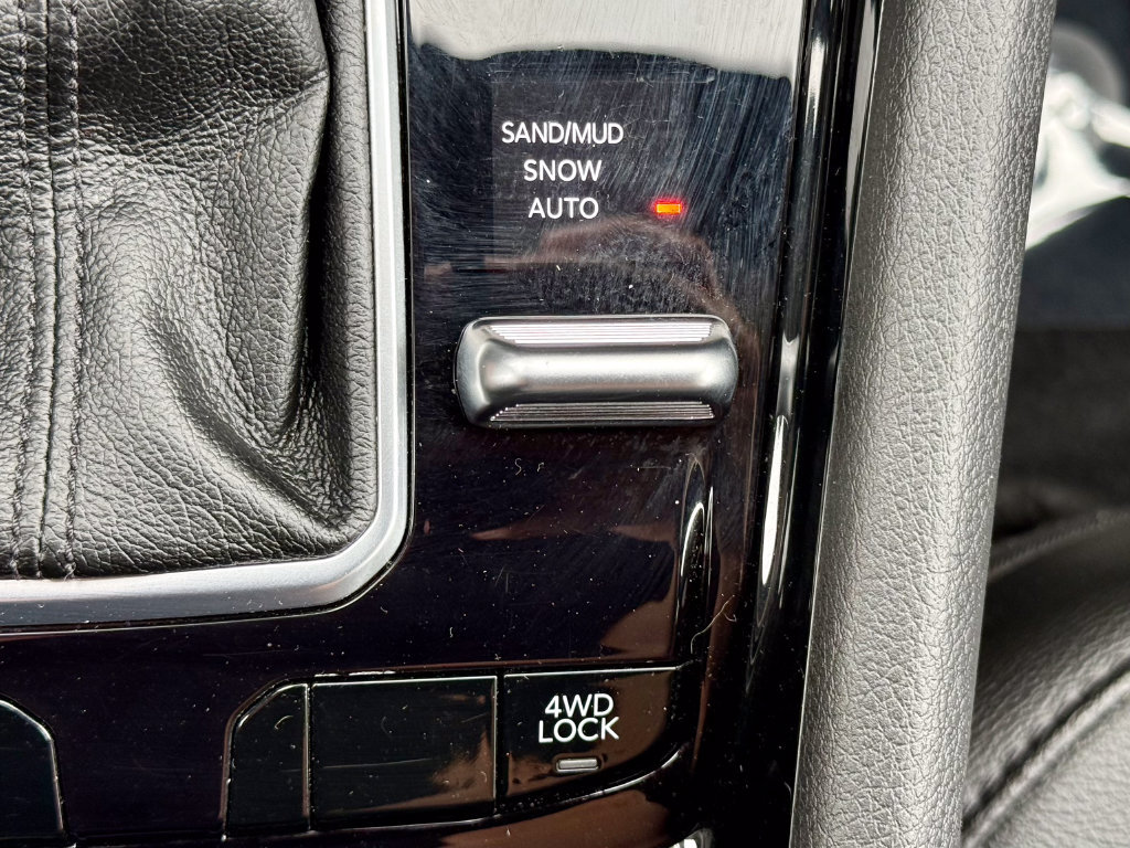 Used 2025 Jeep Compass Limited AWD/4WD image 30