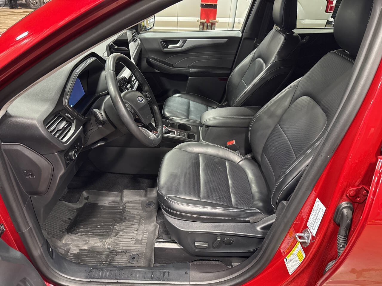 Certified 2024 Ford Escape Platinum image 36