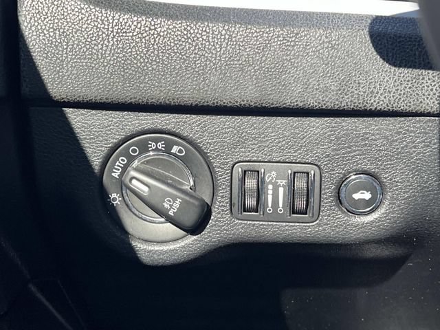 Used 2017 Chrysler 300 Limited w/ Value Package AWD/4WD image 28