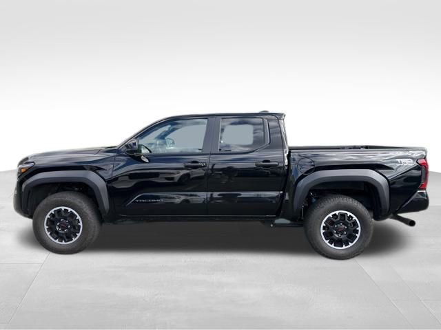 Used 2024 Toyota Tacoma TRD Sport image 2