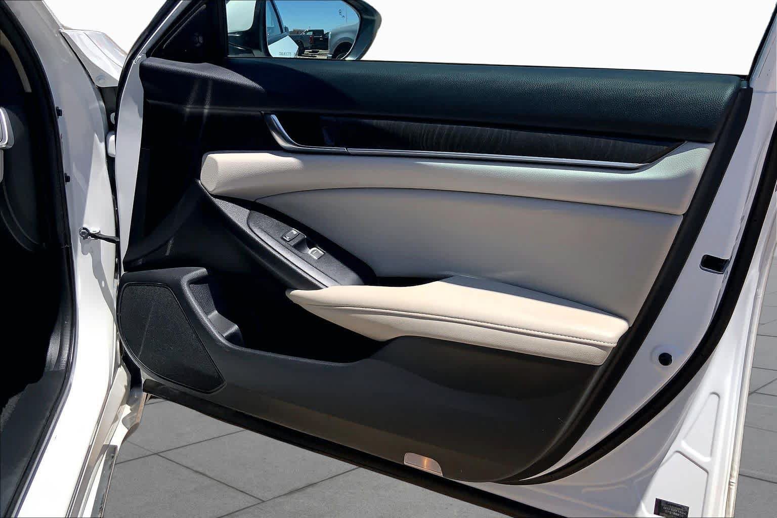Used 2021 Honda Accord Touring image 23