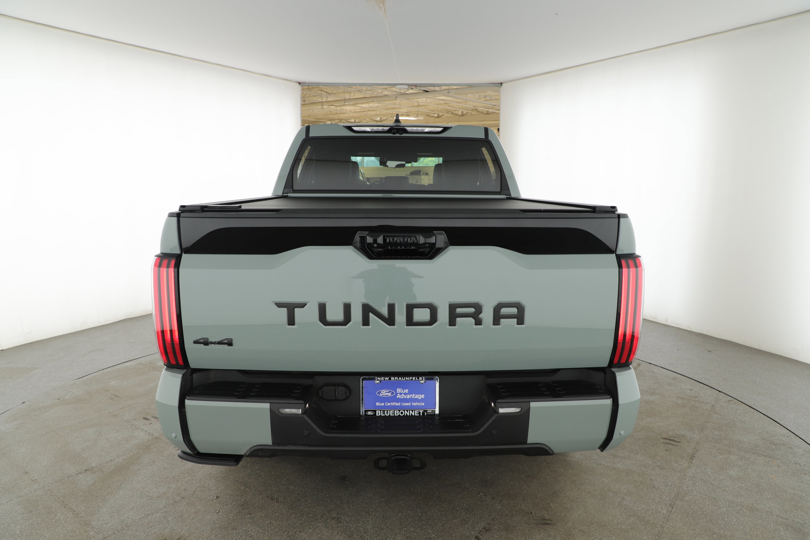 Used 2024 Toyota Tundra Platinum image 2