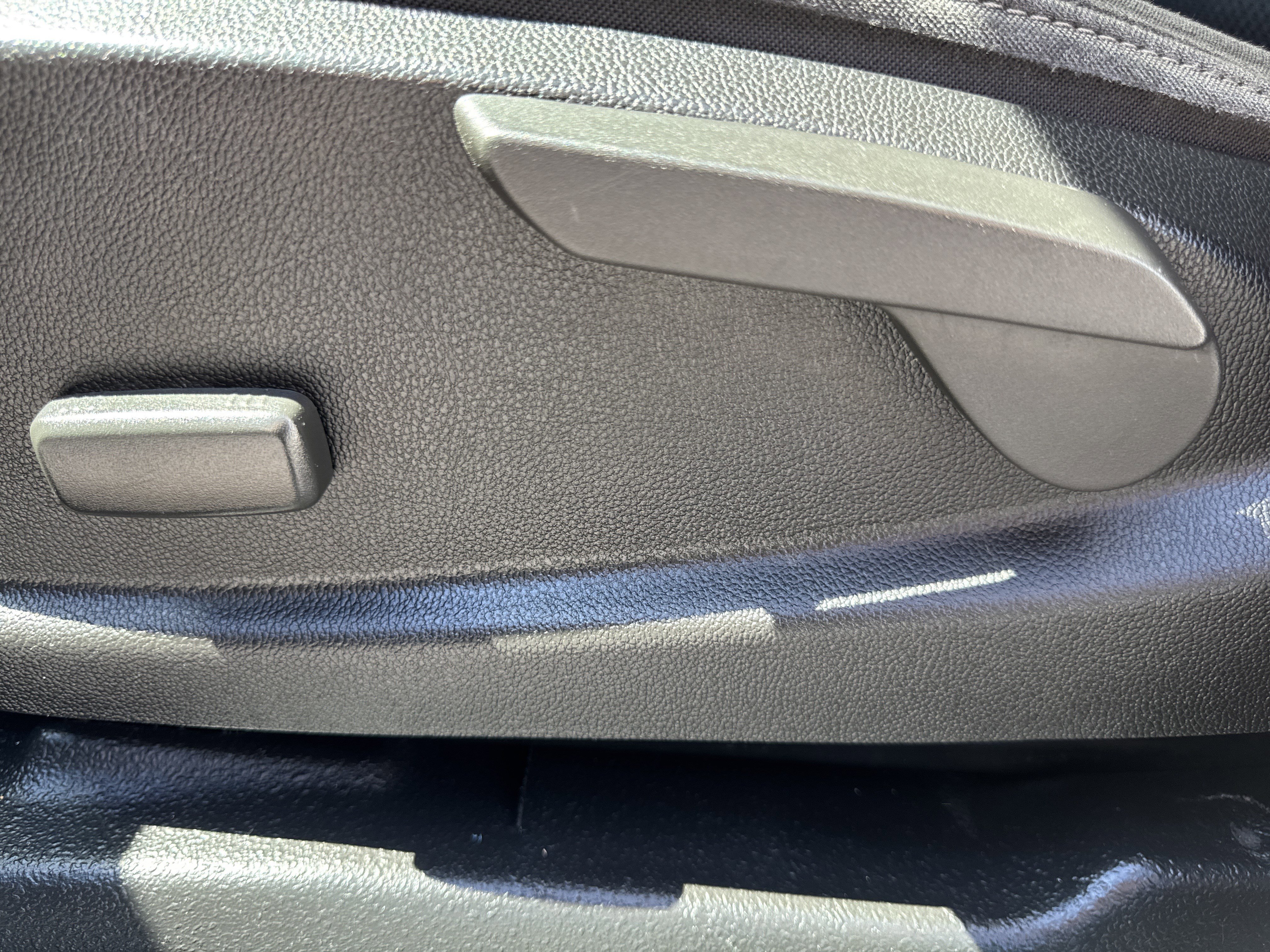 Used 2021 Chevrolet Colorado LT w/ Fleet Safety Package image 10