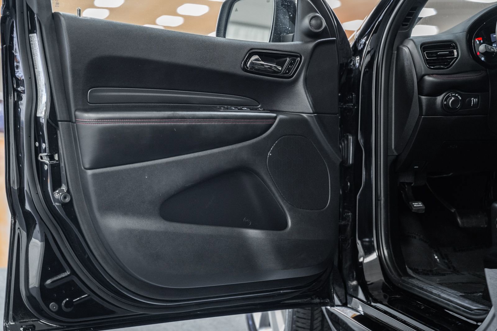 Used 2025 Dodge Durango GT AWD/4WD image 40