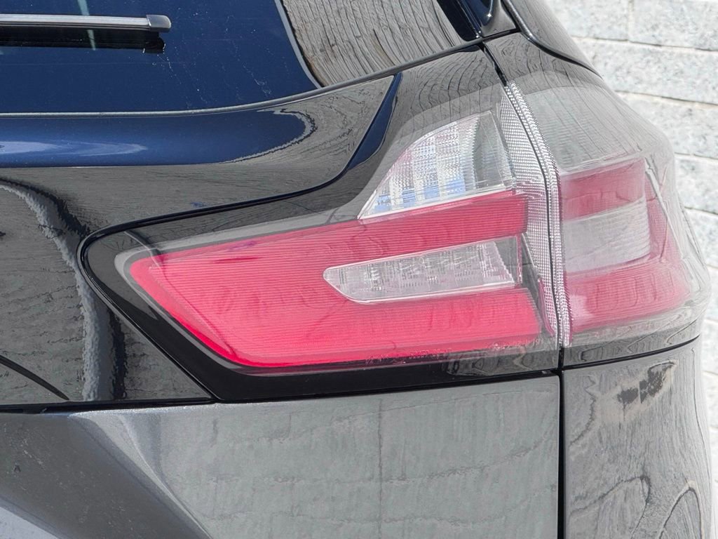 Certified 2023 Ford Edge Titanium AWD/4WD image 13