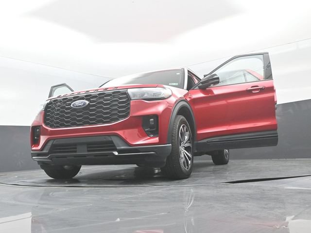 Certified 2025 Ford Explorer ST-Line AWD/4WD image 31