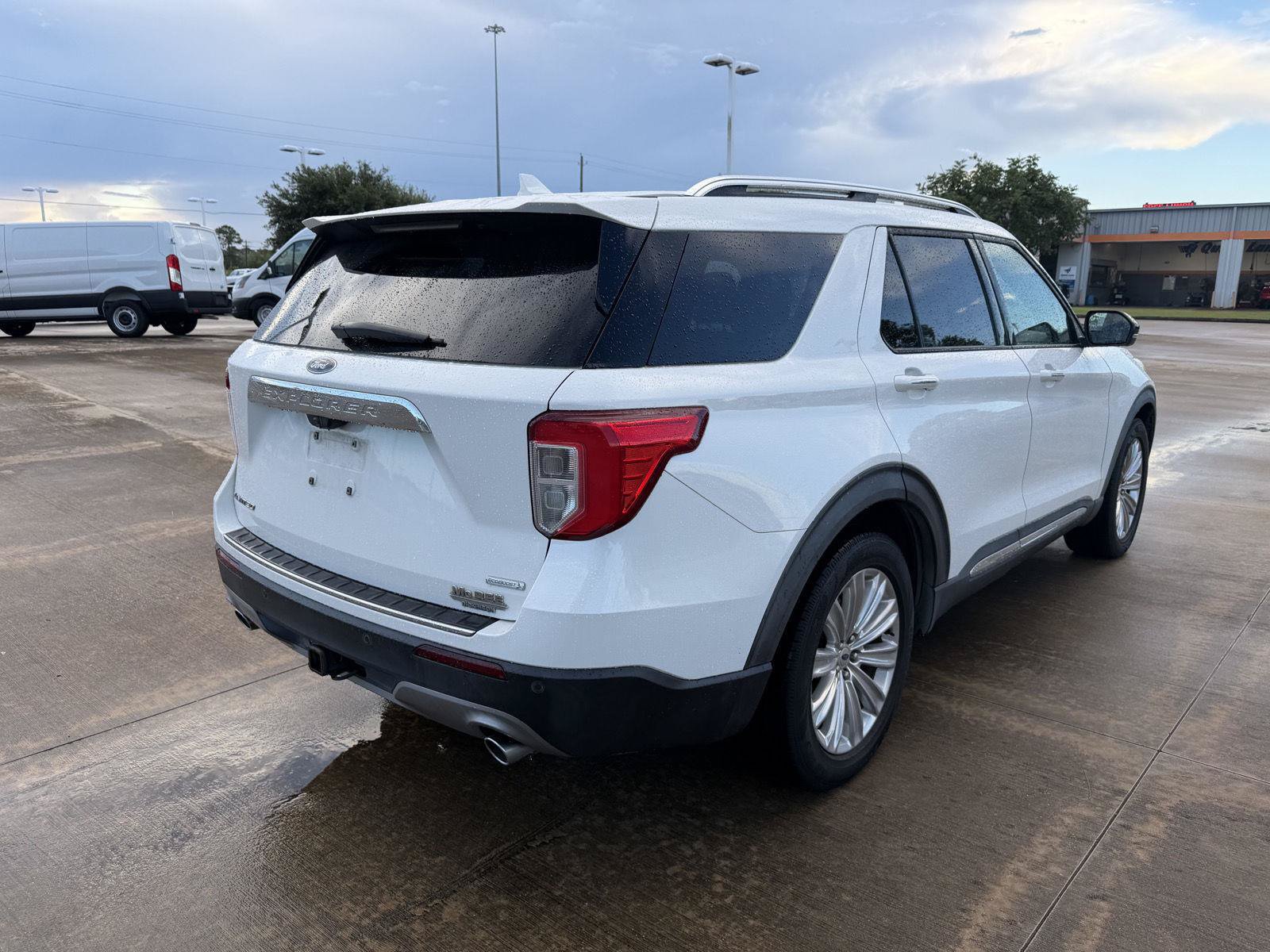 Certified 2020 Ford Explorer Limited w/ Class III Trailer Tow Package RWD image 16