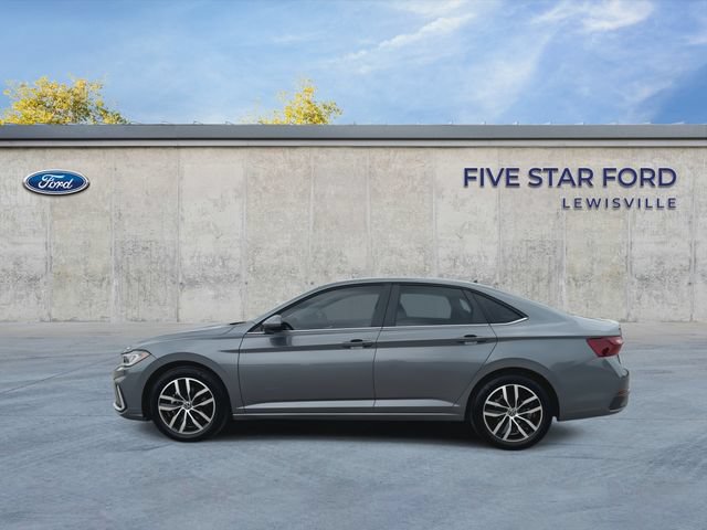 Used 2025 Volkswagen Jetta SE w/ Sunroof Package FWD image 5
