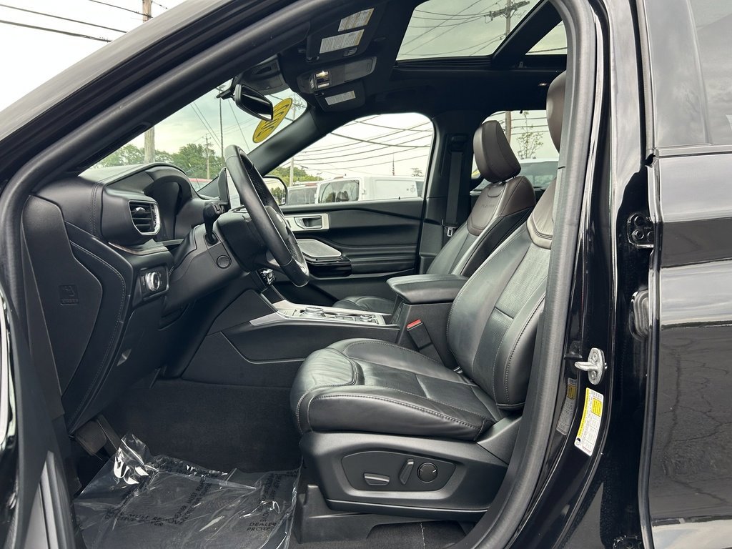 Certified 2022 Ford Explorer Platinum w/ Equipment Group 601A image 14