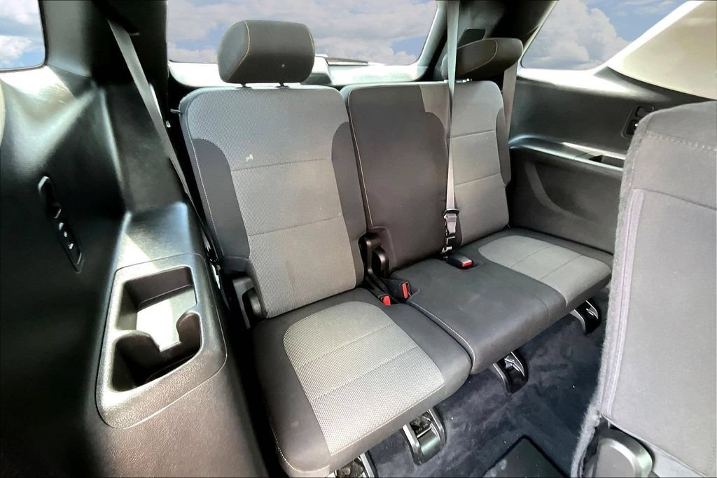 Used 2021 Chevrolet Traverse LS FWD image 28