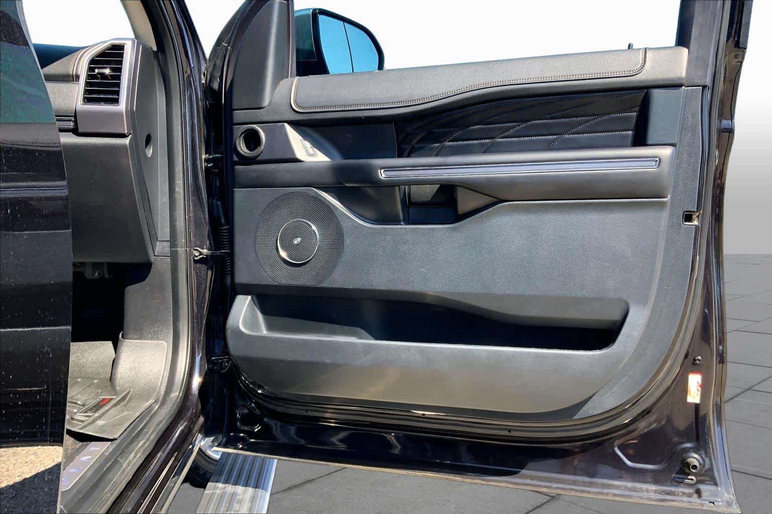 Certified 2019 Ford Expedition Platinum RWD image 42