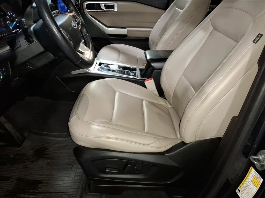 Certified 2022 Ford Explorer XLT w/ Equipment Group 202A image 12
