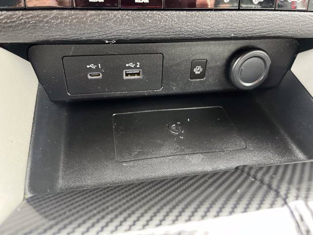 Used 2023 Mitsubishi Outlander AWD image 39