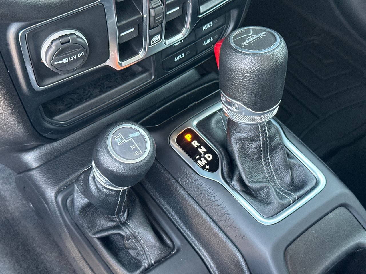 Used 2024 Jeep Gladiator Sport AWD/4WD image 32