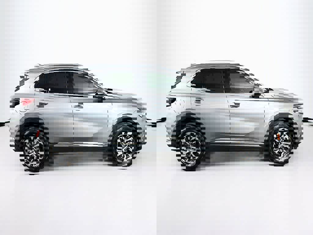 Used 2023 Buick Envision Essence image 26