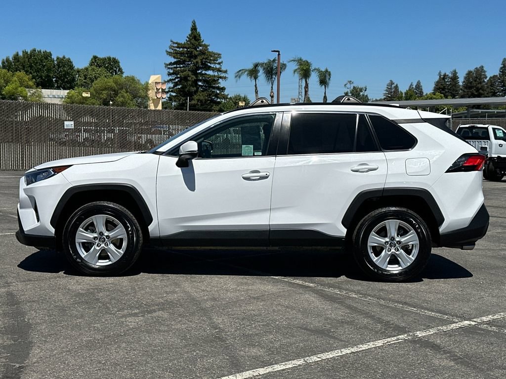 Used 2021 Toyota RAV4 XLE w/ Carpet Mat Package (TMS) FWD image 6