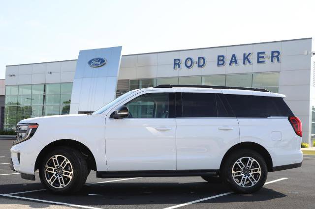 Certified 2025 Ford Expedition Active AWD/4WD image 3