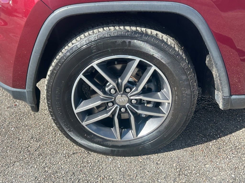 Used 2017 Jeep Grand Cherokee Limited image 18