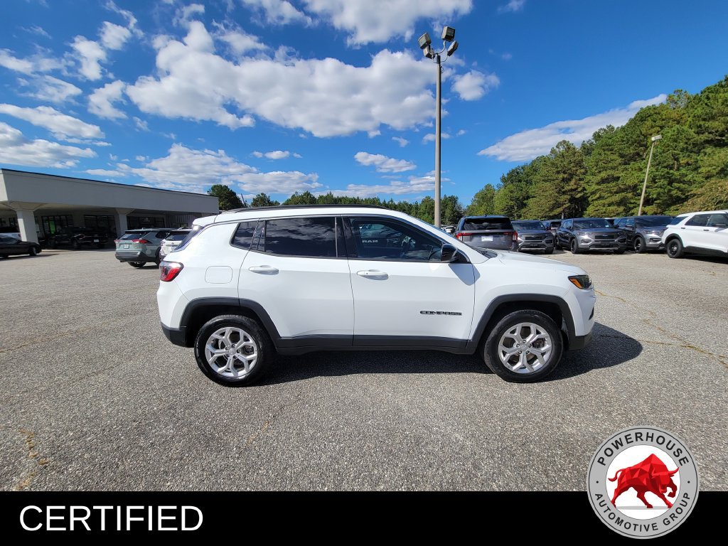 Used 2024 Jeep Compass Latitude AWD/4WD image 8