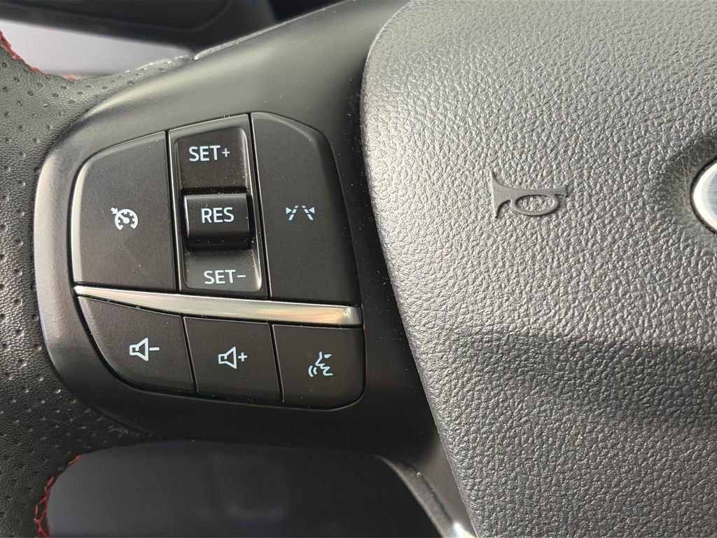 Certified 2025 Ford Escape ST-Line Select image 17