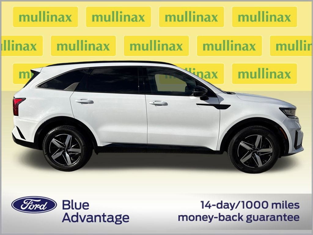 Used 2022 Kia Sorento S image 2