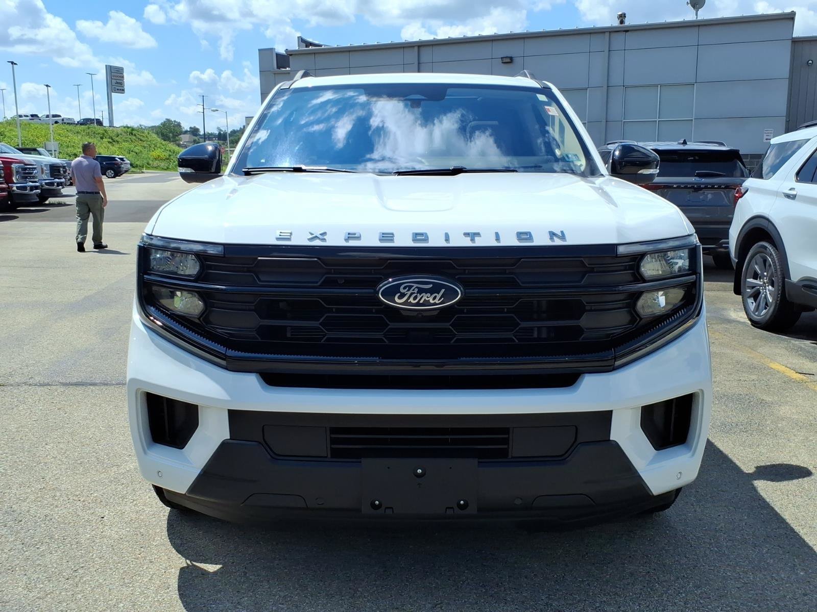 Certified 2025 Ford Expedition Active AWD/4WD image 2
