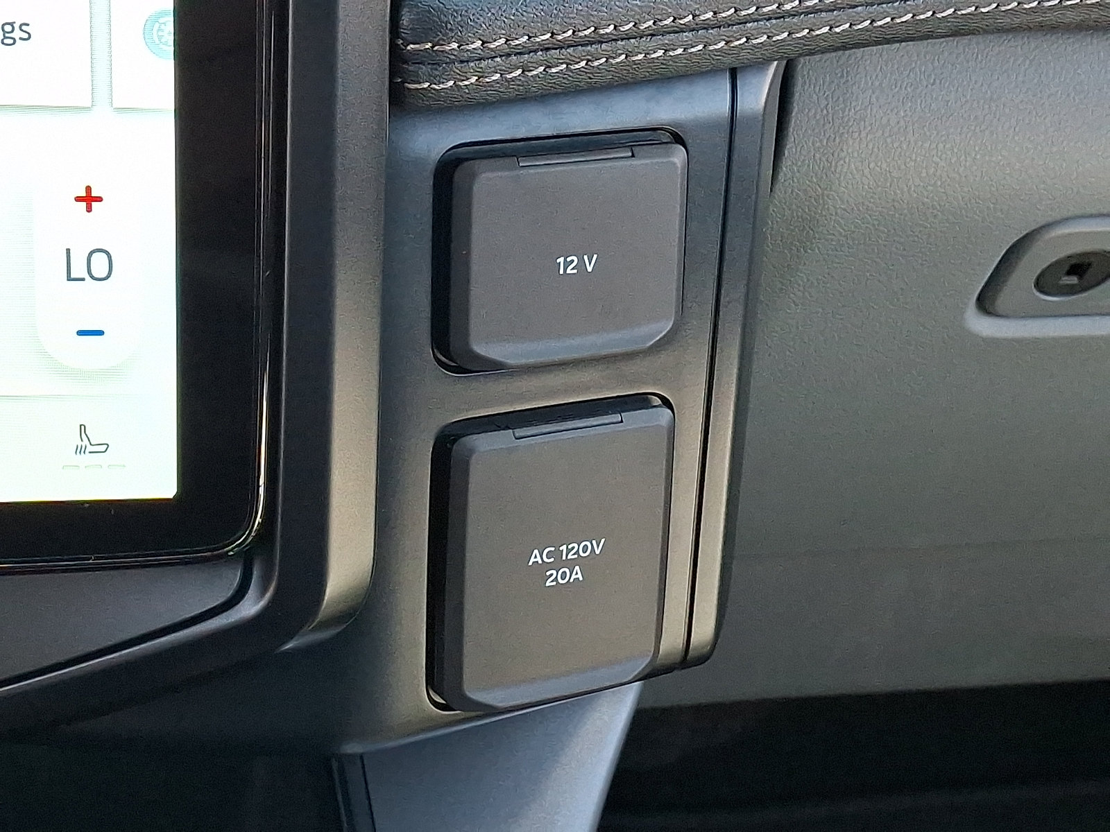Certified 2025 Ford F150 Lightning Flash AWD/4WD image 31