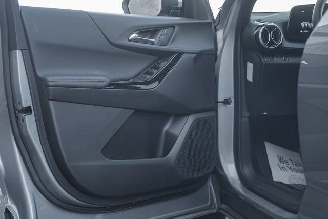 Used 2025 Chevrolet Equinox LT image 41