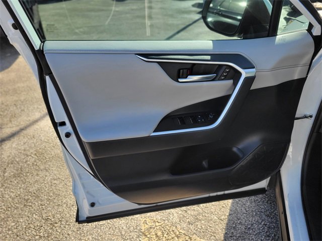 Used 2024 Toyota RAV4 Limited image 15