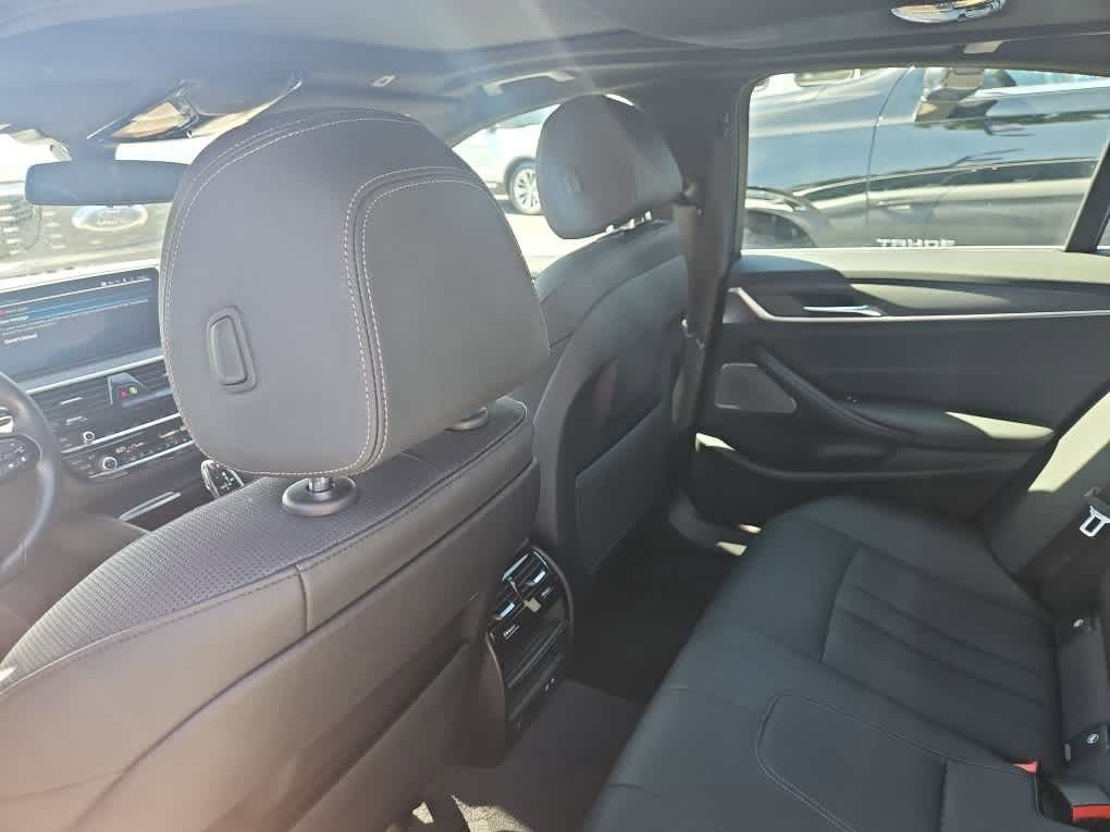 Used 2023 BMW 530e xDrive w/ Premium Package AWD/4WD image 11