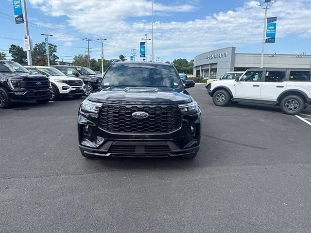 Certified 2025 Ford Explorer ST-Line AWD/4WD image 2