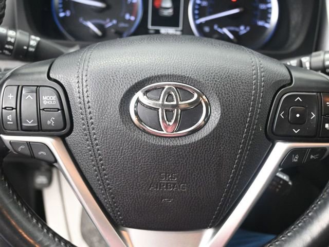 Used 2019 Toyota Highlander SE AWD/4WD image 11