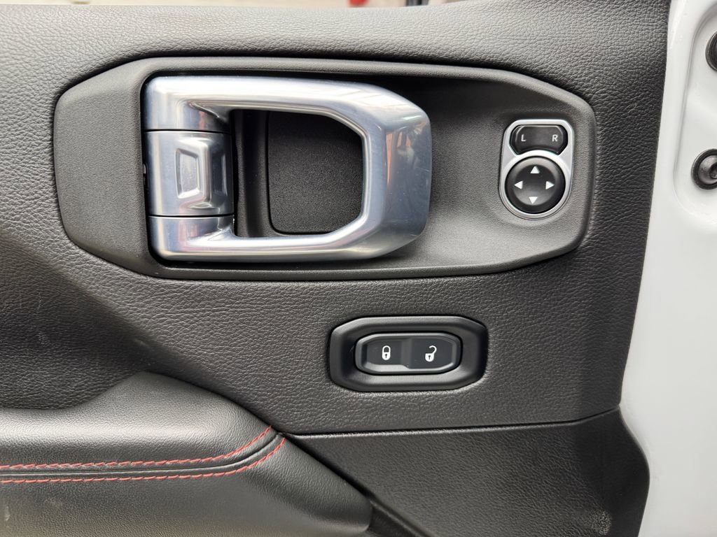 Used 2024 Jeep Wrangler Unlimited Rubicon AWD/4WD image 13