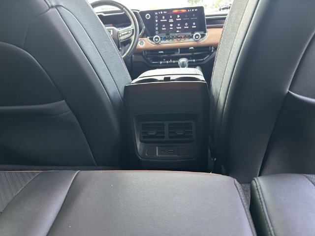 Used 2024 GMC Canyon AT4 w/ AT4 Premium Package AWD/4WD image 24